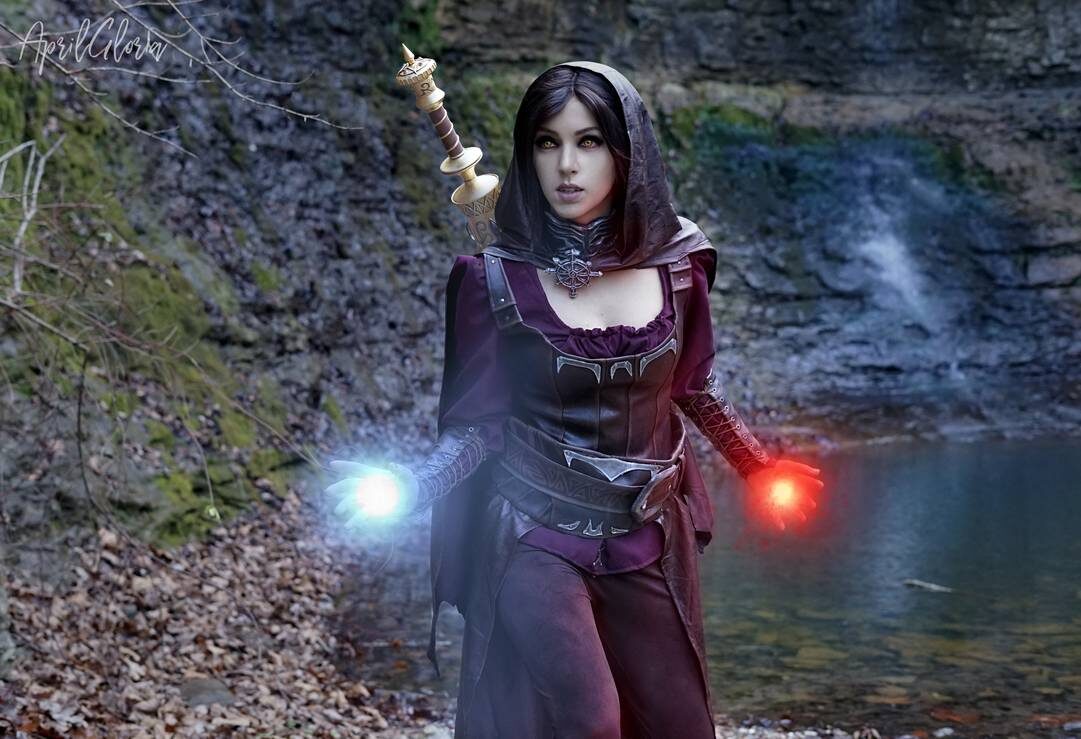 April Gloria и её Серана